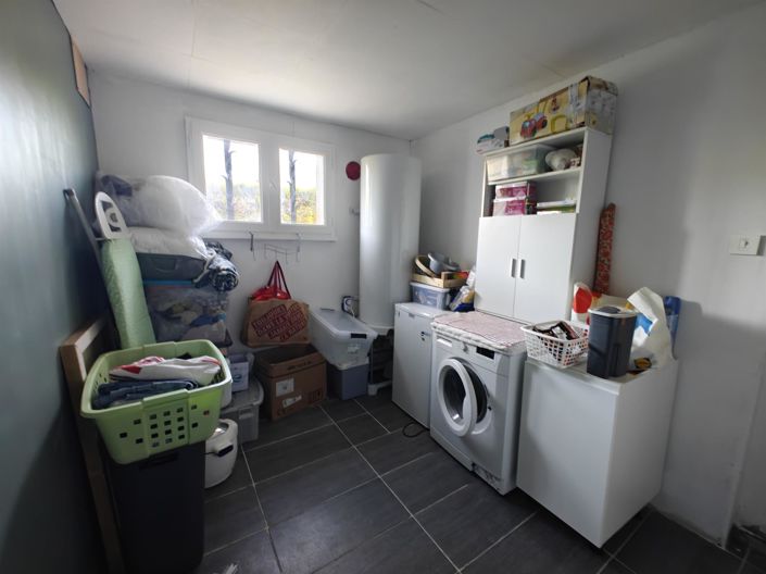 Image No.9-5 Bed House for sale