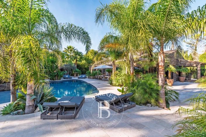 Image No.21-6 Bed House for sale