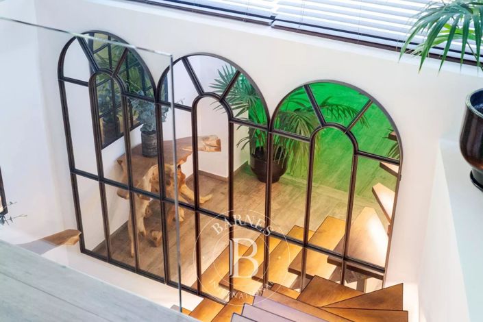 Image No.3-6 Bed House for sale