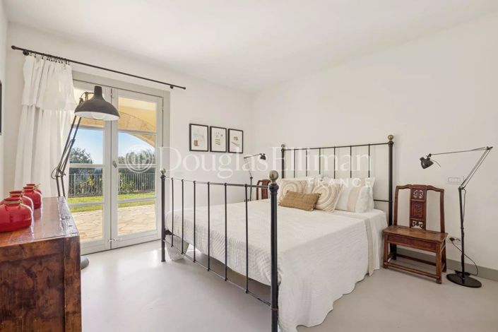 Image No.13-5 Bed House for sale