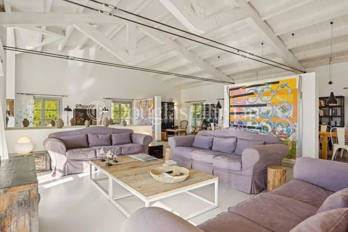 Image No.9-5 Bed House for sale