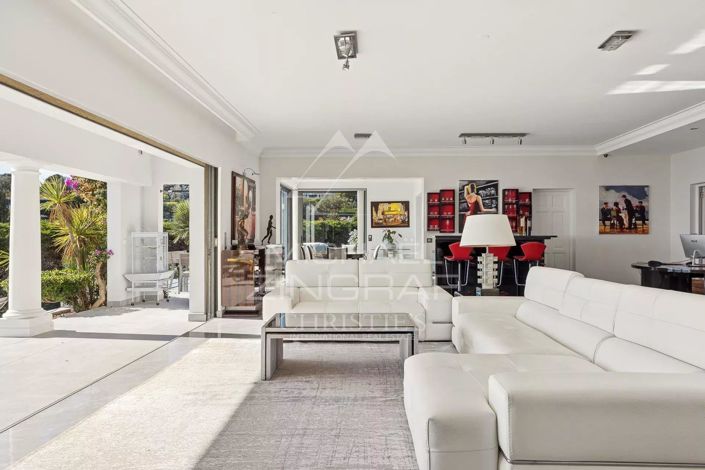 Image No.5-5 Bed House for sale