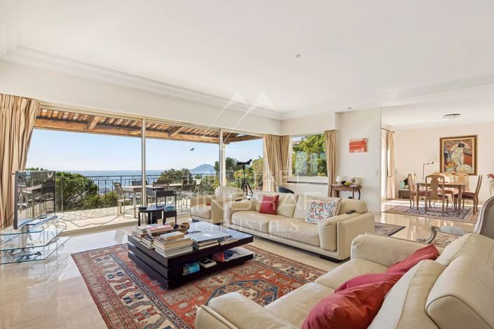 Image No.4-5 Bed House for sale