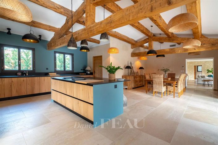 Image No.10-6 Bed House for sale