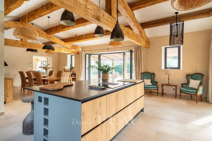 Image No.11-6 Bed House for sale