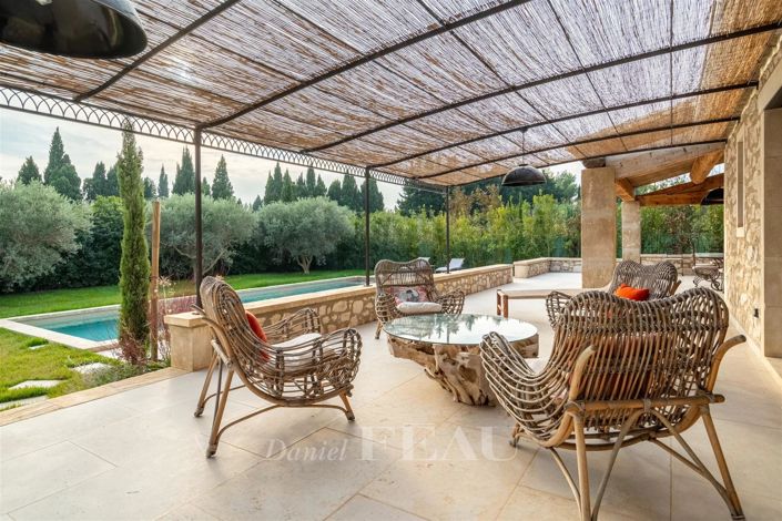 Image No.12-6 Bed House for sale