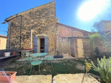 1 - Suze-la-Rousse, House