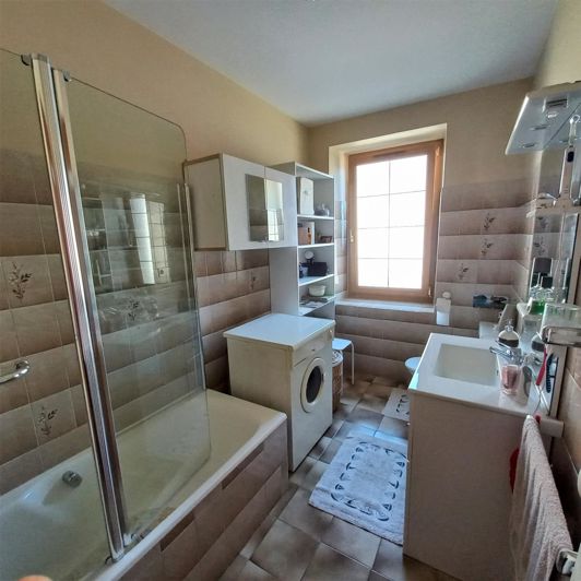 Image No.11-2 Bed House for sale