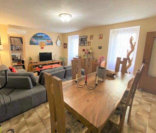 Image No.5-2 Bed House for sale