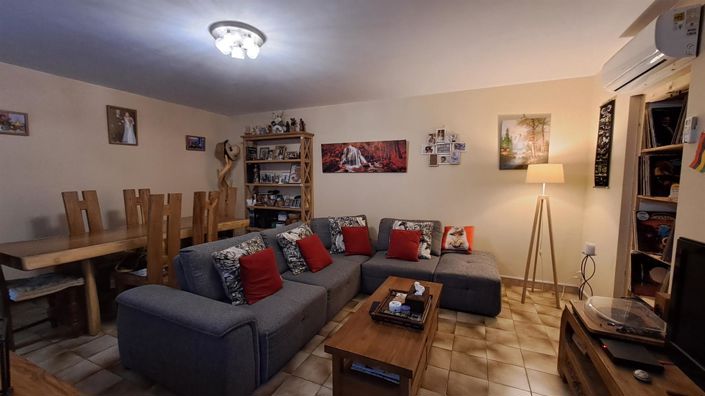 Image No.6-2 Bed House for sale