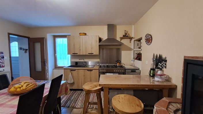 Image No.8-2 Bed House for sale