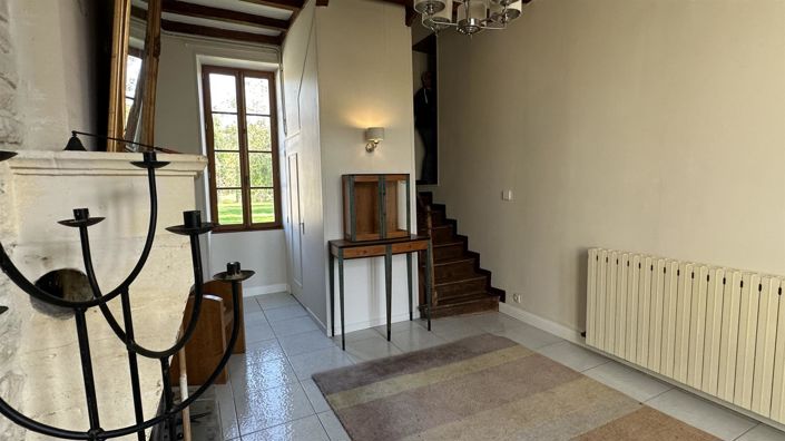 Image No.6-6 Bed House for sale