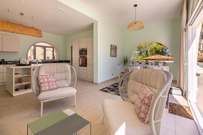 Image No.10-4 Bed House for sale