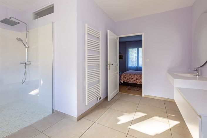 Image No.13-4 Bed House for sale