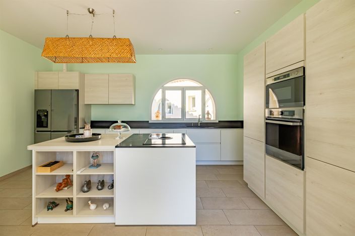 Image No.8-4 Bed House for sale