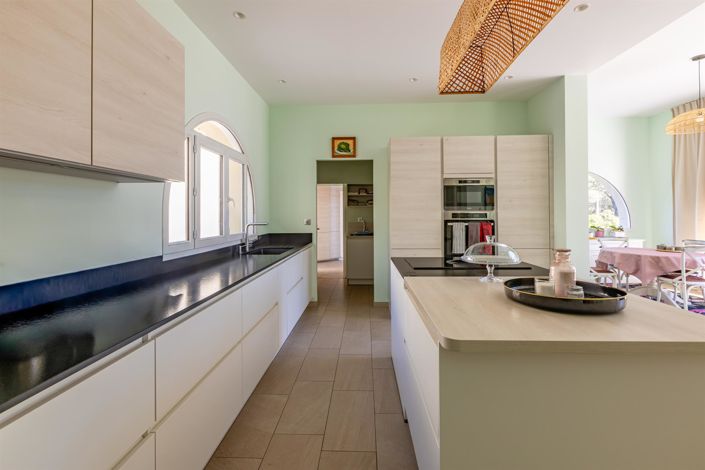 Image No.9-4 Bed House for sale