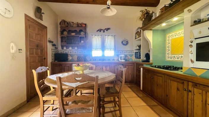 Image No.10-3 Bed House for sale