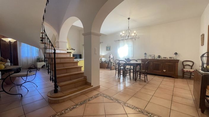 Image No.8-3 Bed House for sale