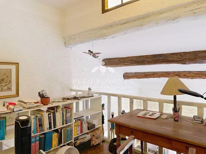 Image No.20-4 Bed House for sale