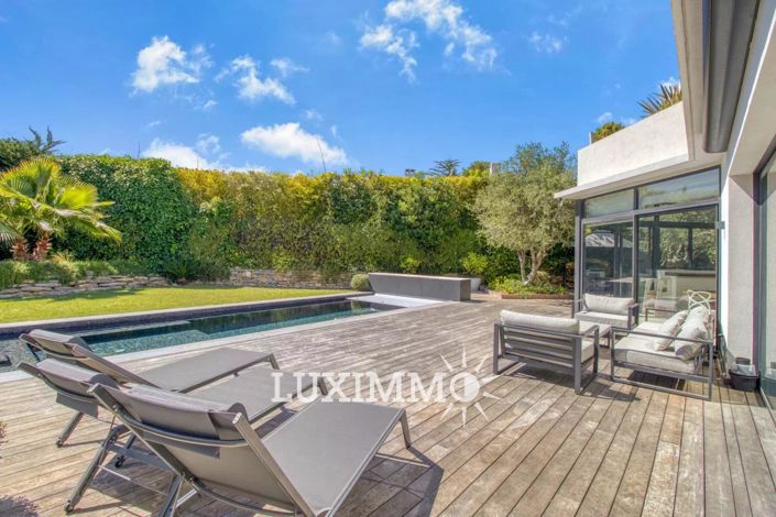 Image No.2-4 Bed House for sale