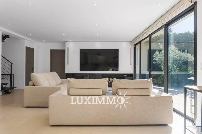 Image No.5-4 Bed House for sale