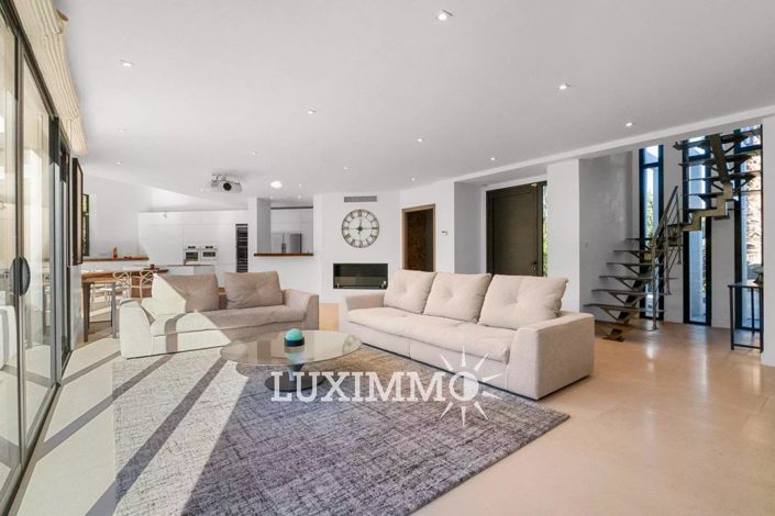 Image No.6-4 Bed House for sale