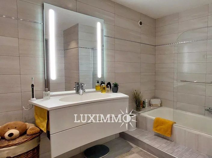 Image No.10-6 Bed House for sale