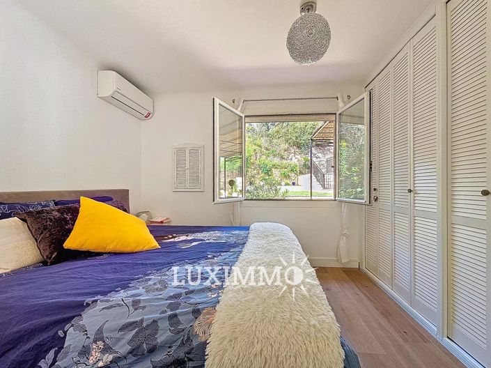 Image No.11-6 Bed House for sale