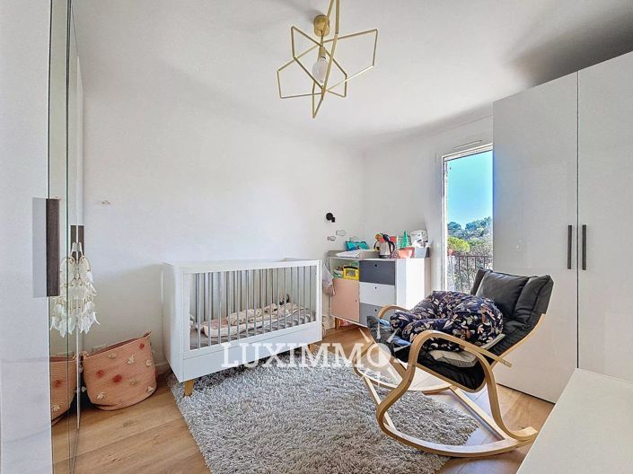 Image No.13-6 Bed House for sale