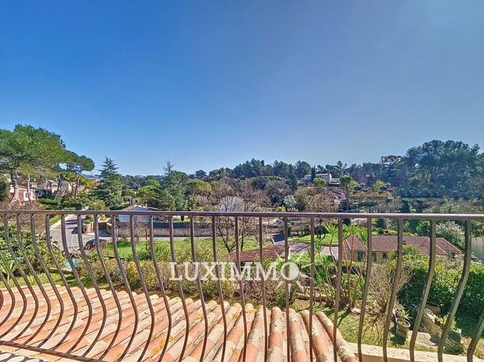 Image No.4-6 Bed House for sale