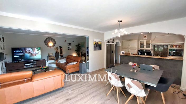 Image No.6-6 Bed House for sale