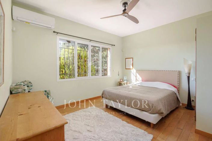 Image No.11-3 Bed House for sale