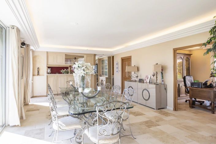 Image No.11-6 Bed House for sale