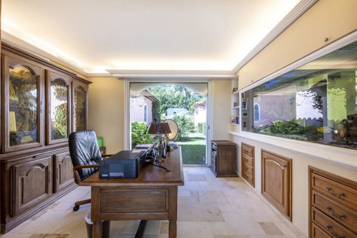 Image No.12-6 Bed House for sale