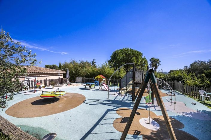 Image No.32-6 Bed House for sale