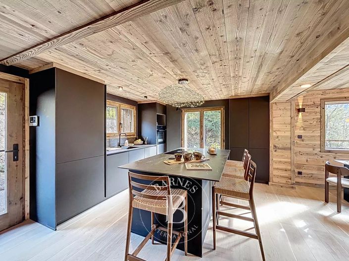 Image No.17-5 Bed House for sale