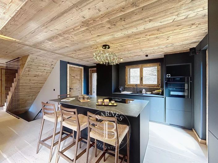 Image No.18-5 Bed House for sale