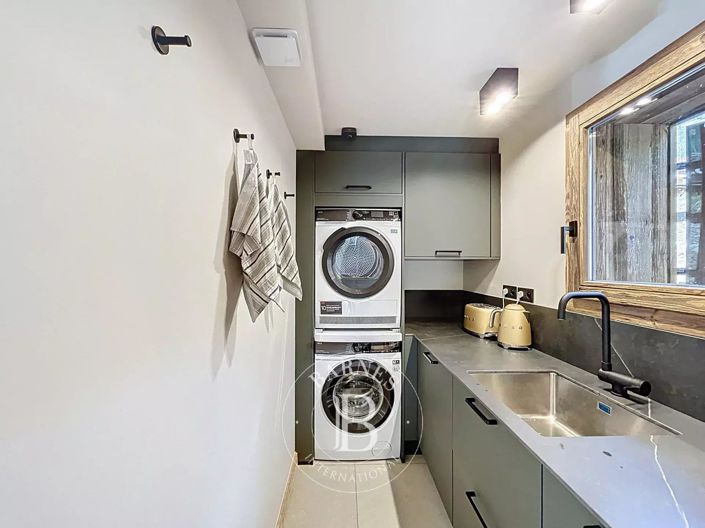 Image No.21-5 Bed House for sale