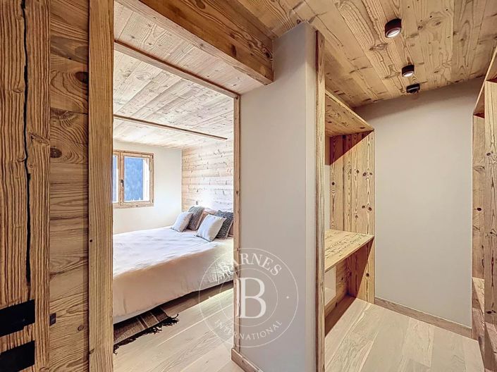 Image No.24-5 Bed House for sale