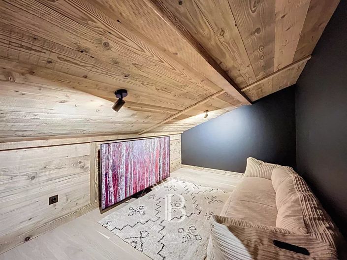 Image No.34-5 Bed House for sale