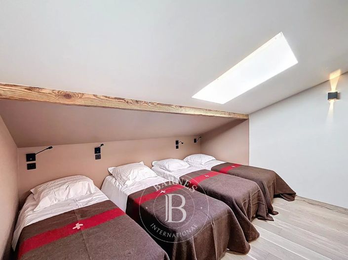 Image No.35-5 Bed House for sale