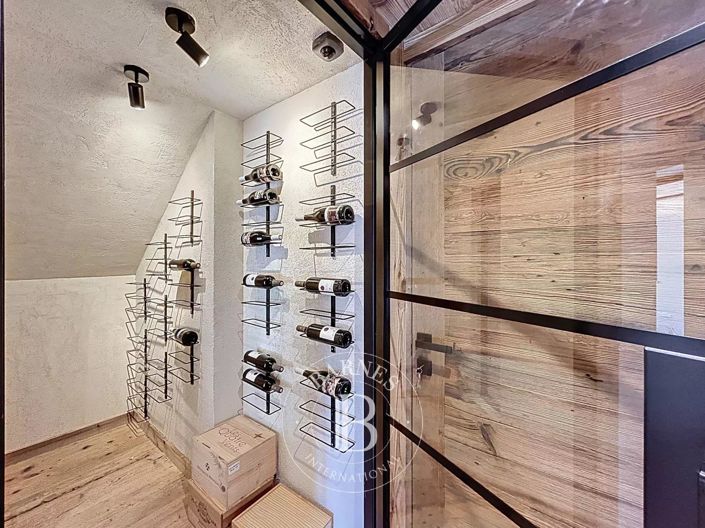 Image No.42-5 Bed House for sale