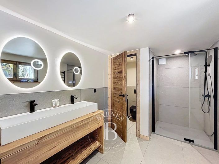 Image No.45-5 Bed House for sale