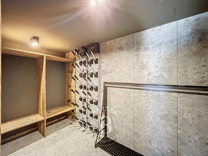 Image No.46-5 Bed House for sale