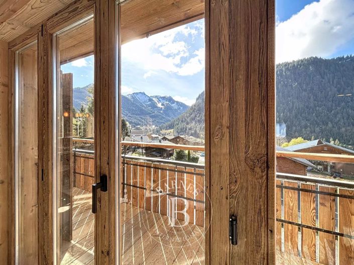 Image No.6-5 Bed House for sale