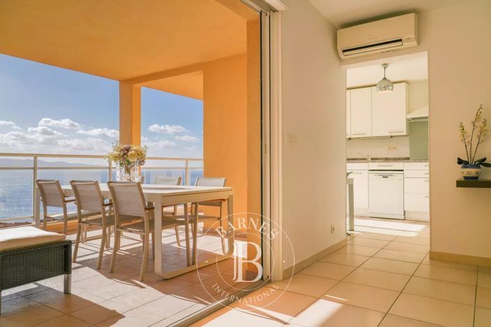 Image No.1-3 Bed Apartment for sale