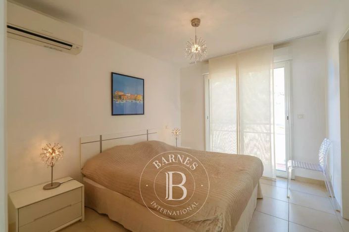 Image No.8-3 Bed Apartment for sale