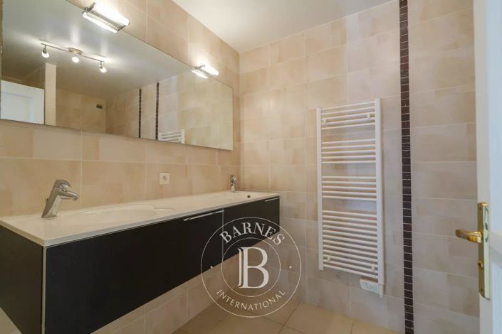 Image No.9-3 Bed Apartment for sale