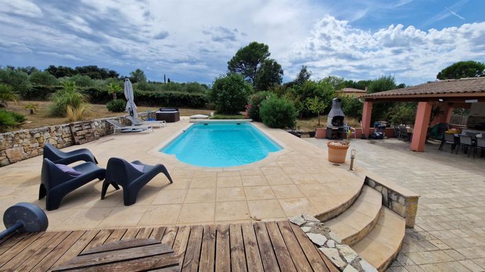 Image No.18-5 Bed House for sale