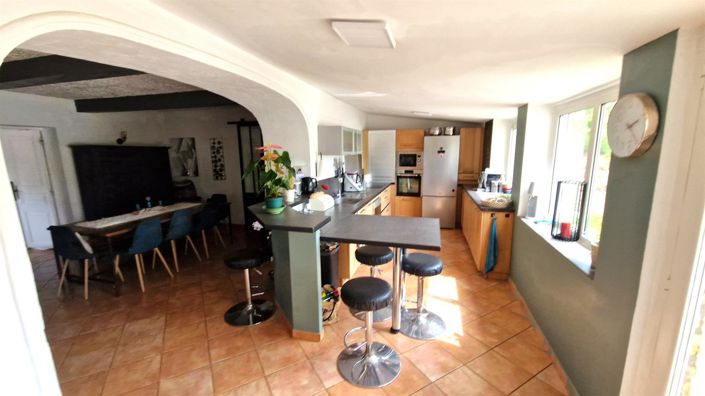 Image No.6-5 Bed House for sale